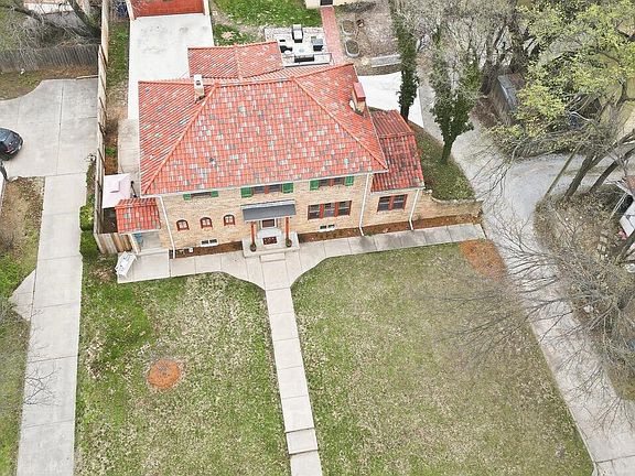 2nd image of 520 N Broadview St