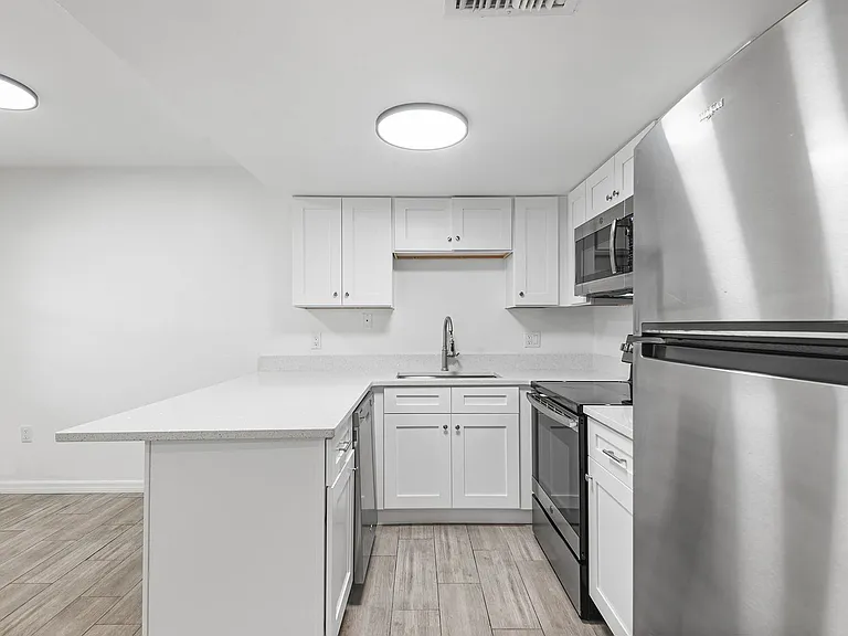 555 62nd St S #103 — Photo 1