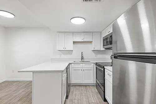 555 62nd St S Photo 1