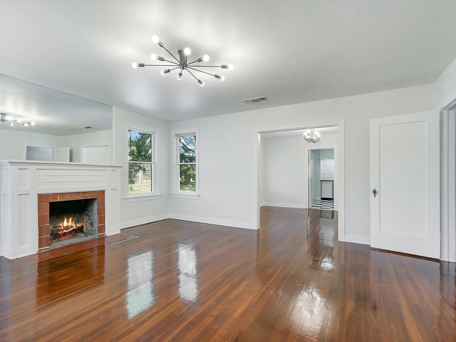 3 bed, 1.0 bath, 1532 sqft, $4,000 — Photo 3