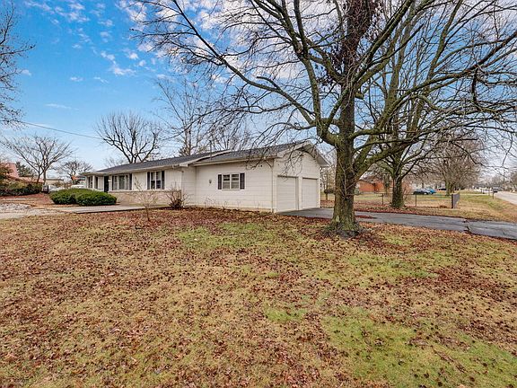 2nd image of 210 W Mount Vernon Road