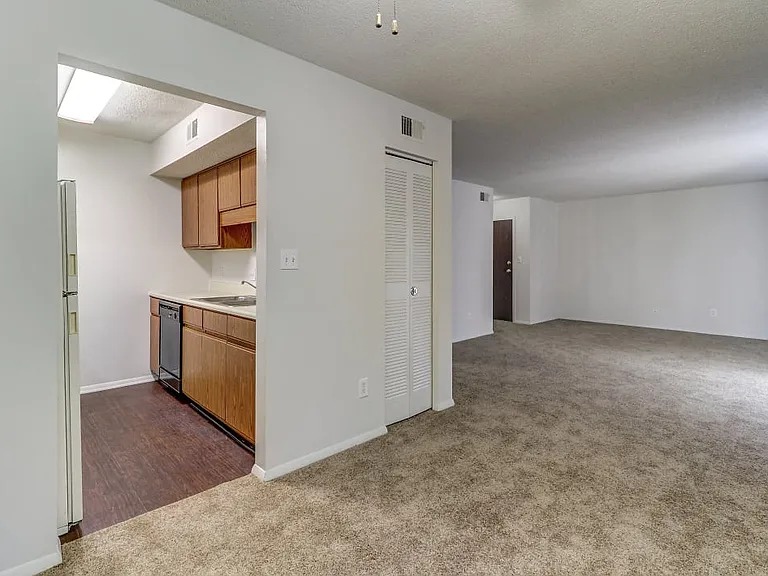 Ashley Pointe — Photo 4
