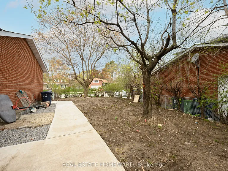 114 Old Sheppard Ave #LOWER — Photo 15