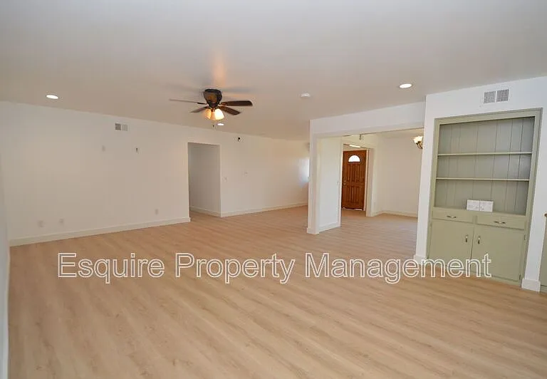 13515 W Telegraph Rd — Photo 8