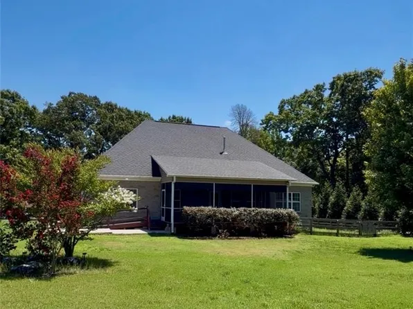 4898 Forest Oaks Dr, Greensboro, NC 27406