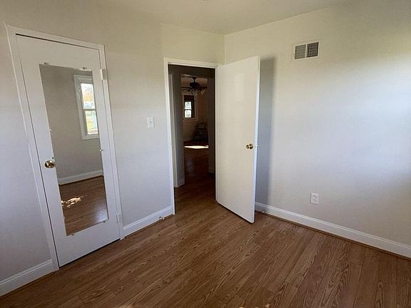3rd image of 163 Scott Dr