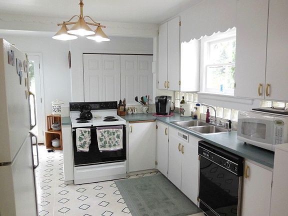 Light and bright kitchen opens to rear deck