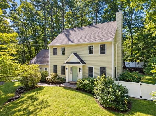 35 Old Lee Road, Newfields, NH 03856