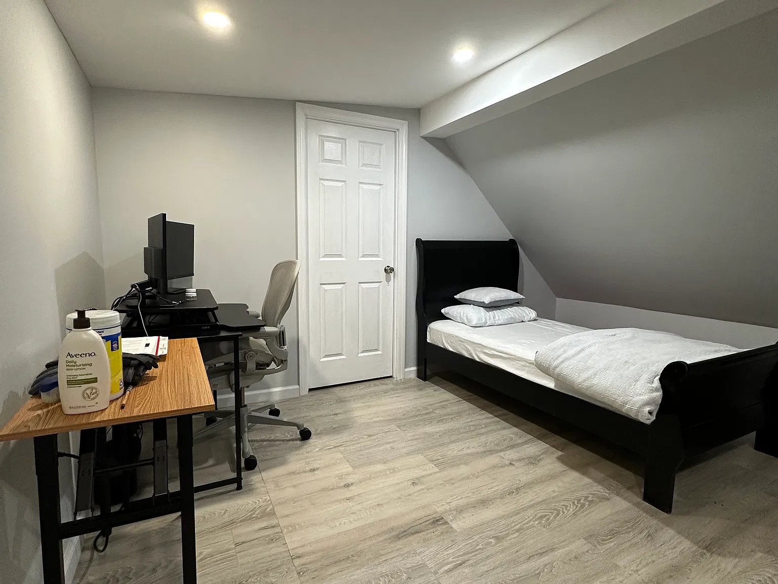 2 bed, 2500 sqft, $1,500 — Photo 4