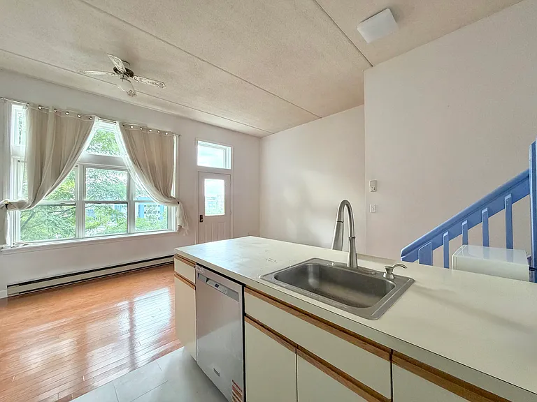 26 Ellingwood St #26 — Photo 5