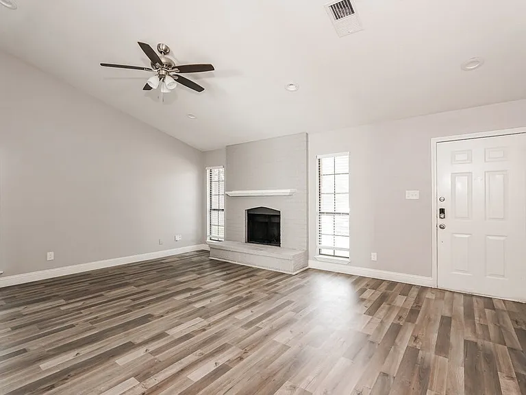 2303 Villanova St — Photo 3