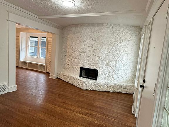 3rd image of 4119 S Benton Ave