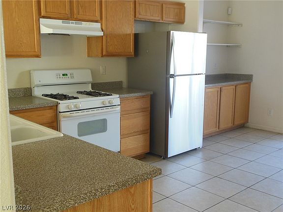 4th image of 7571 Redwood Point St