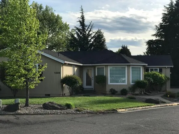 1335 Sandy Ln, Central Pt, OR 97502