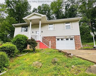 237 Pine Cir, Dunbar, WV, 25064