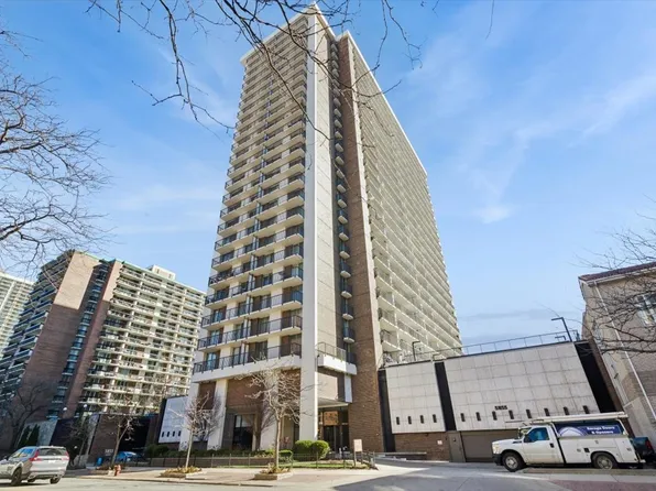 5855 N Sheridan Rd APT 9B, Chicago, IL 60660