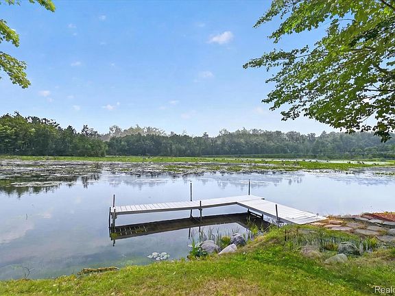 2nd image of 4915 Anglers Ln