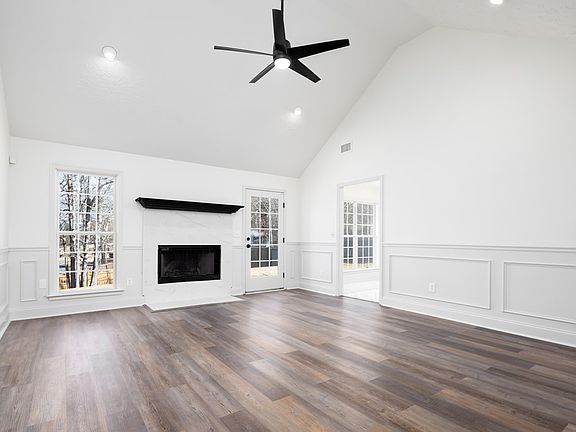4th image of 122 Lee Road 2105