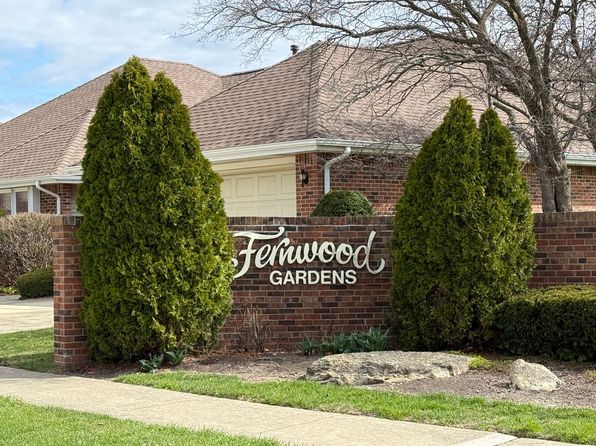 53 Fallcreek Cir #35, Montgomery, IL 60538