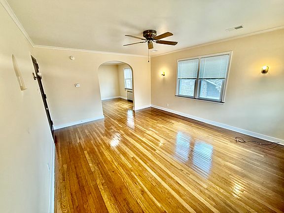 3rd image of 309 Lincoln Ave #4