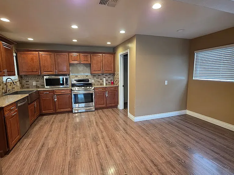 4921 Centaur St — Photo 6