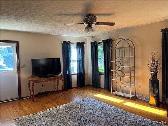 5th image of 213 N Main St