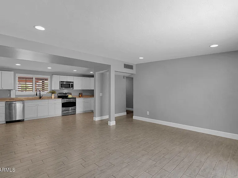 4916 E Amelia Ave — Photo 6