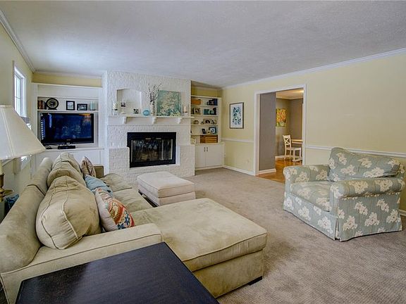 4th image of 7236 Darien Dr