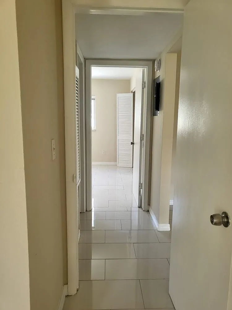 2 bed, 825 sqft, $1,425 — Photo 3