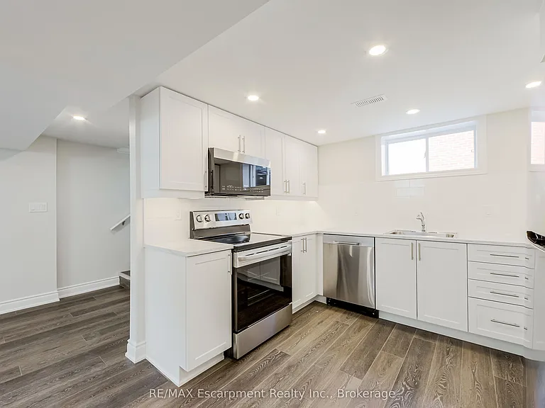325 E 32nd St #2 — Photo 10