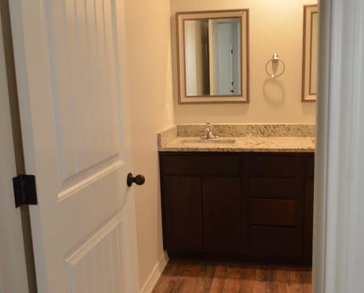 1826 Castroville Tr — Photo 15