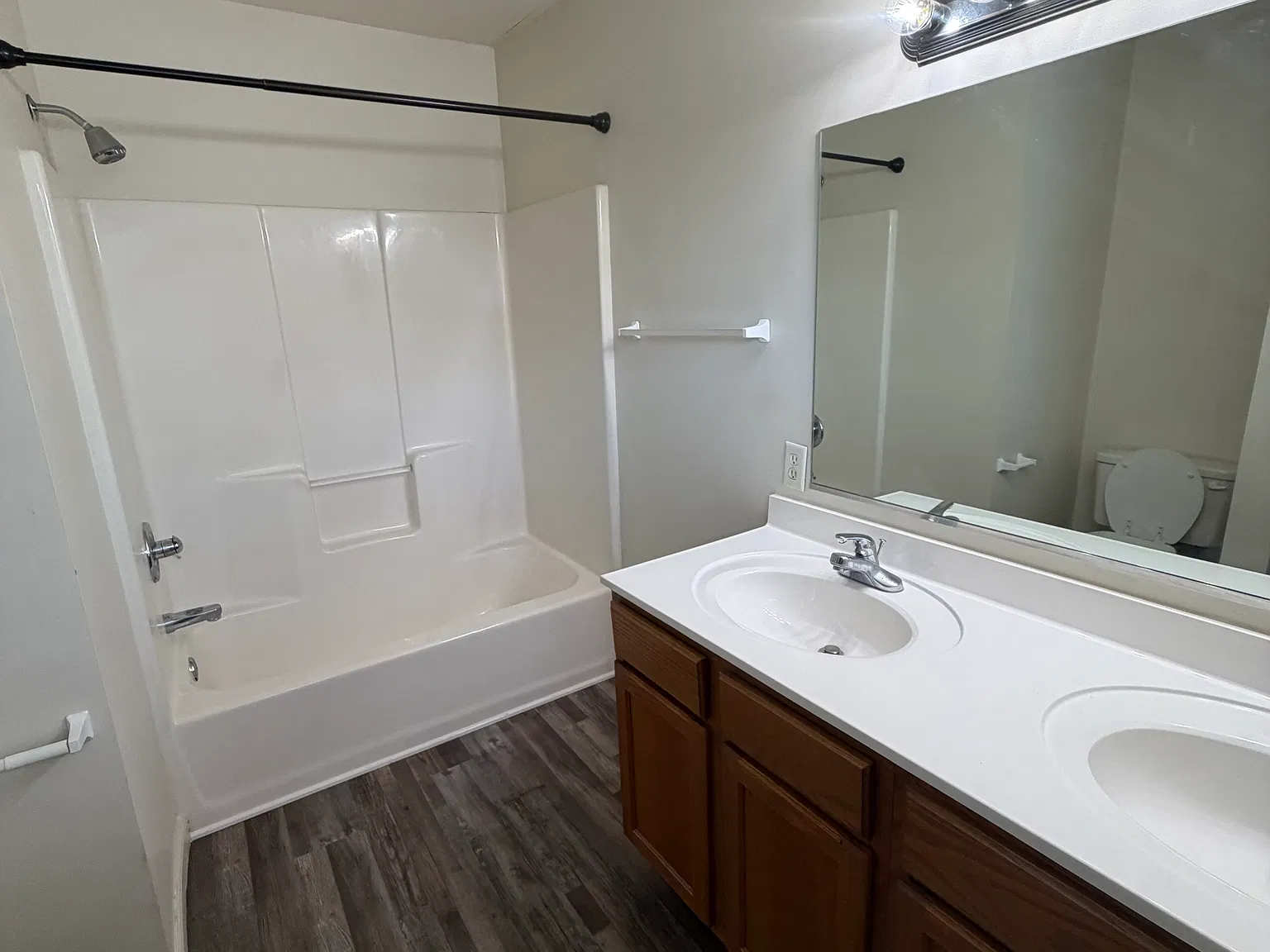 3 bed, 2.5 bath, 1524 sqft, $1,600 — Photo 2