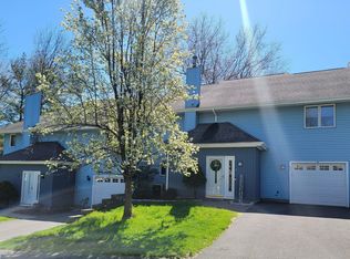 155 Coho Ln #155, Suffield, CT 06078