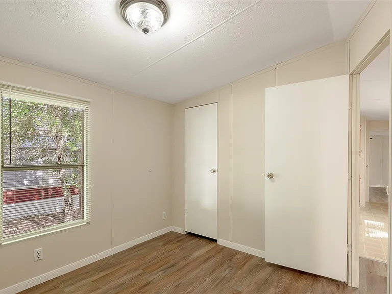 1961 Quality Blvd #12 — Photo 18