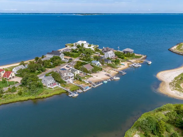 38 E Beach Dr, Southampton, NY 11968