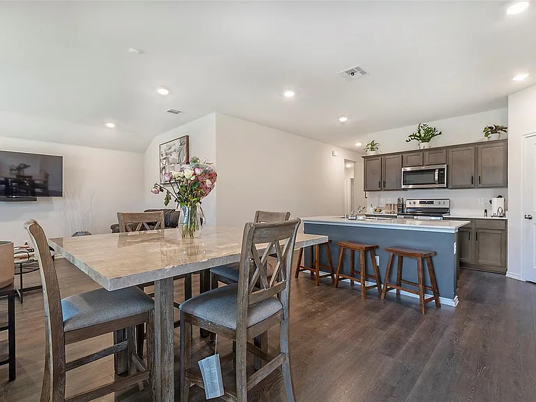 1404 Old Trail Rd — Photo 11