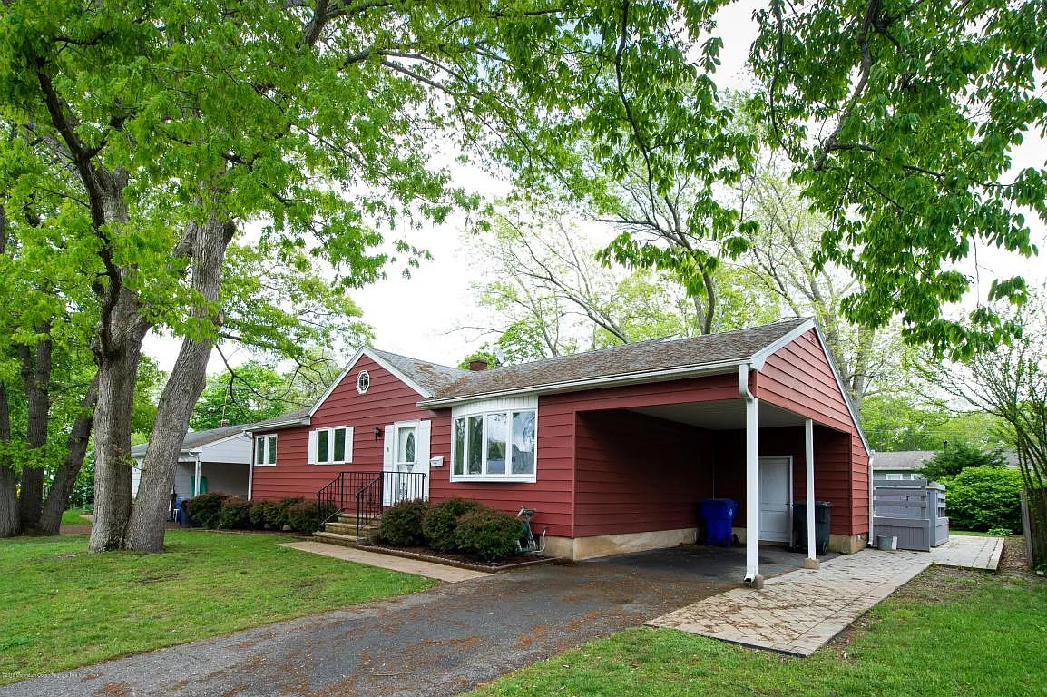 90 Coral Dr photo 1