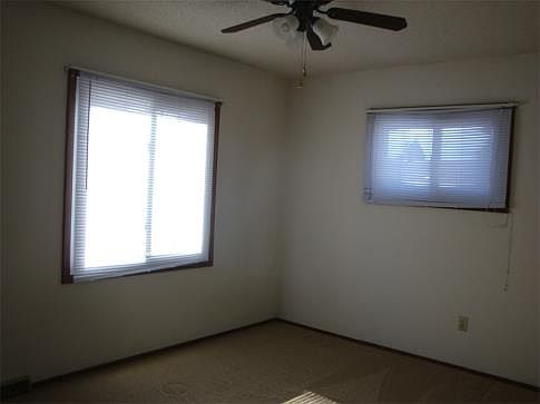 4th image of 1305 N Park St