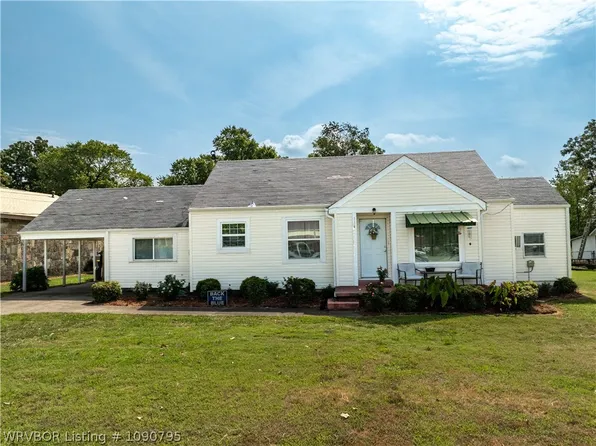114 S School St, Charleston, AR 72933