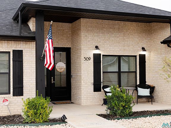 3rd image of 509 Providence Cir