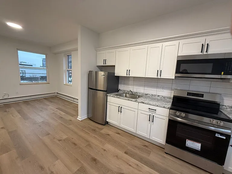 31 Park St #33 — Photo 24