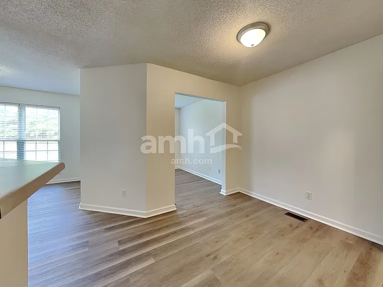 604 Lake Lennox Dr — Photo 4