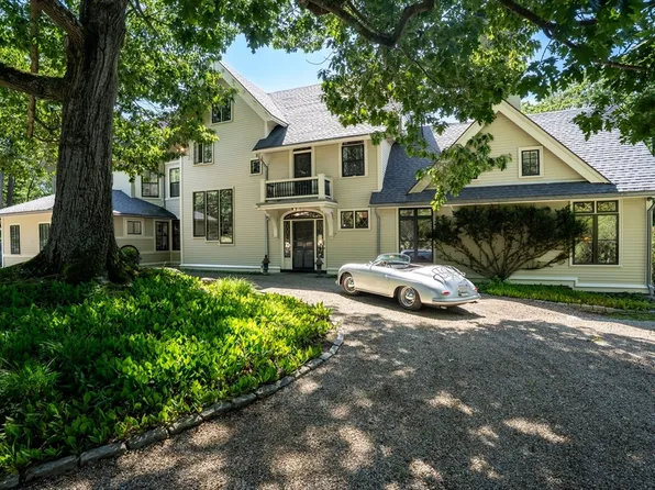 802 Hale St, Beverly, MA 01915