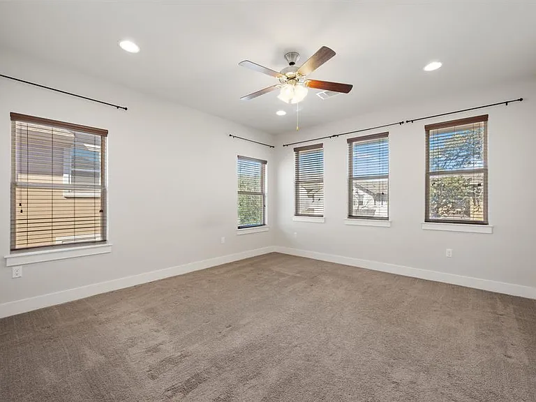 13800 Lyndhurst St #326 — Photo 16