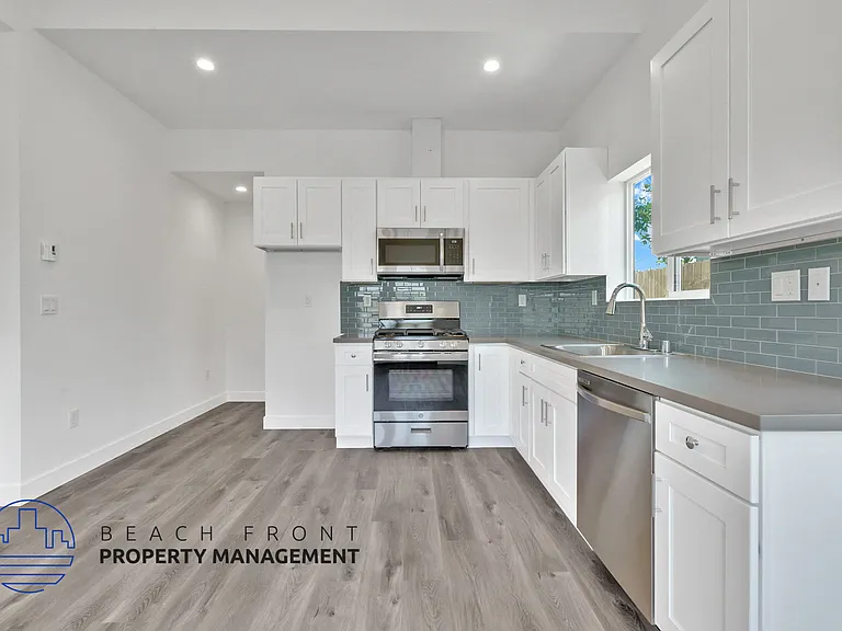 1931 Pomona Ave — Photo 9