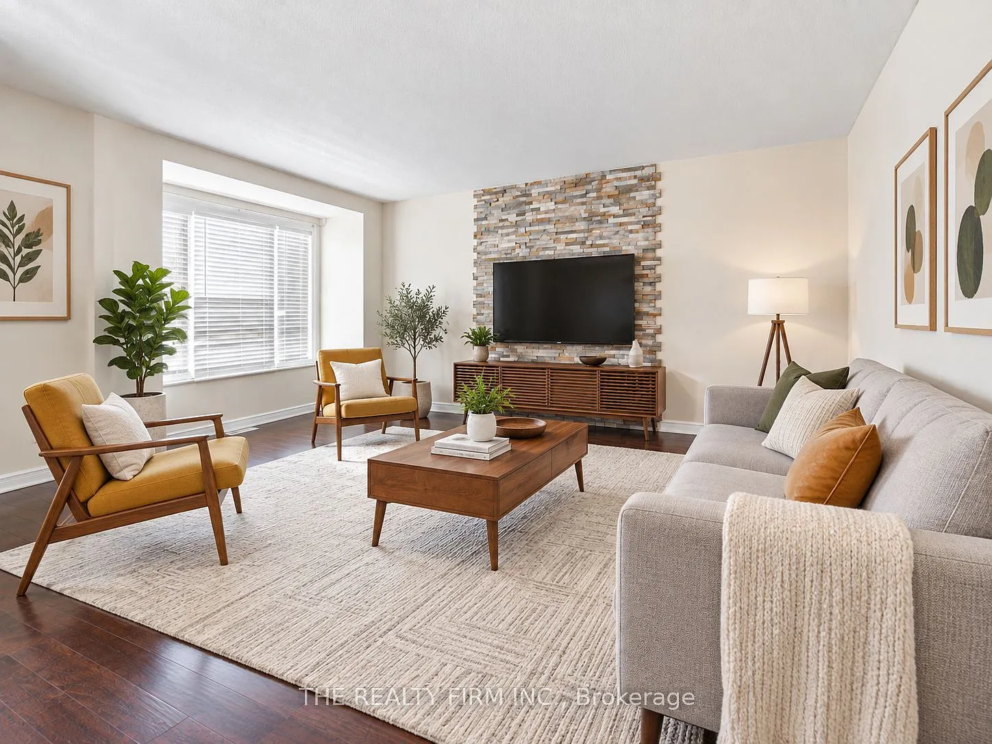 4 bed, $2,300 — Photo 4