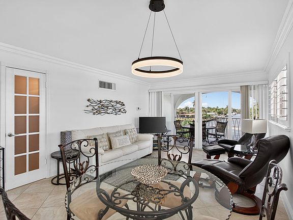 5th image of 505 N Riverside Drive #21