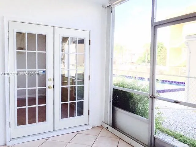 236 Castlewood Dr #104 — Photo 12
