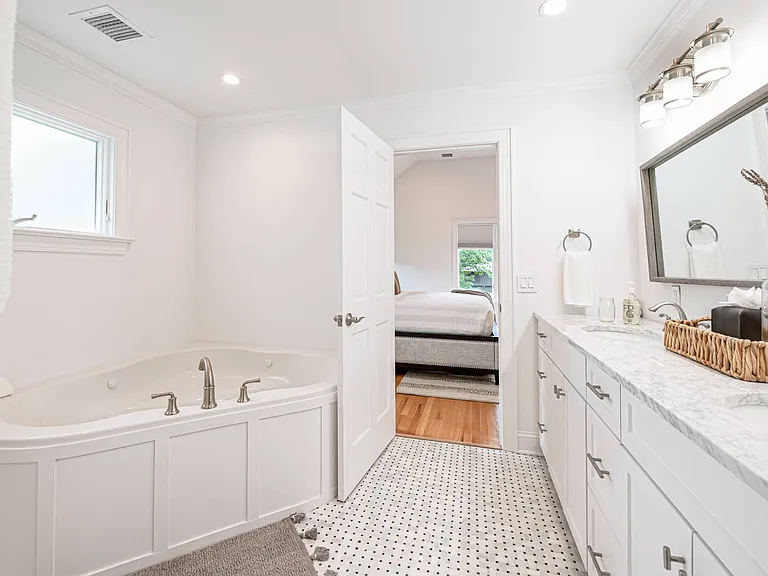 10 Pennant Ln — Photo 8