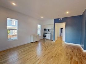 1325 N. Bush St.